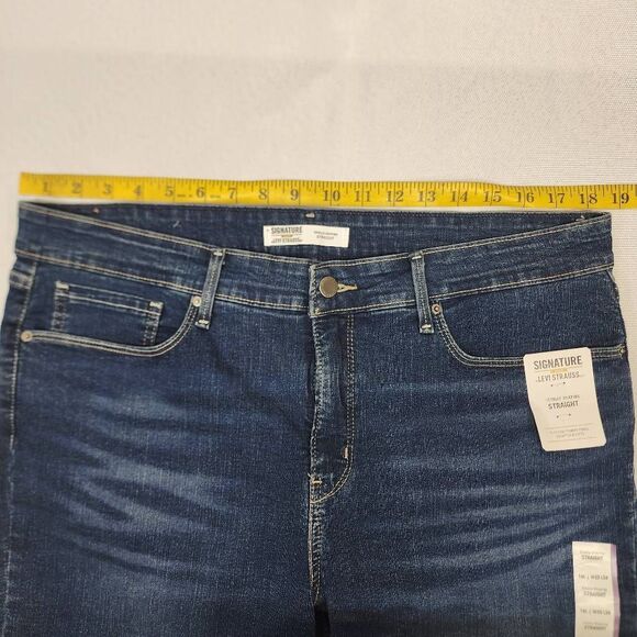 Signature Levi Strauss Totally Shaping Straight Jeans Size 16L Dark Wash - Picture 5 of 10